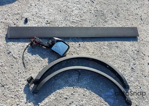 2023 Ford Bronco Badlands z USA, uszkodzony, nr VIN 1FMEE5DH0PLB20325